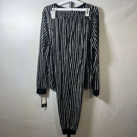 Nightmare Before Christmas Pajama Set Unisex Small Ultra Soft Halloween - Picture 4 of 5